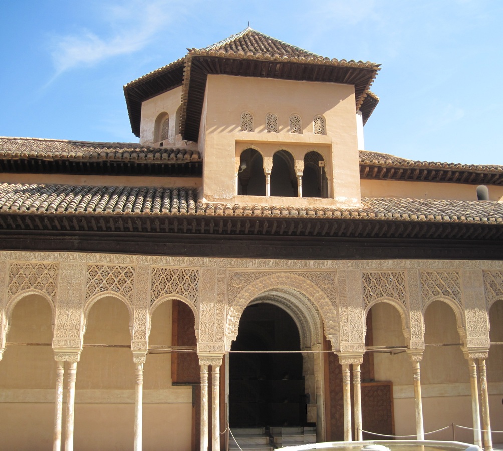 51- Alhambra- Un particolare del cortile